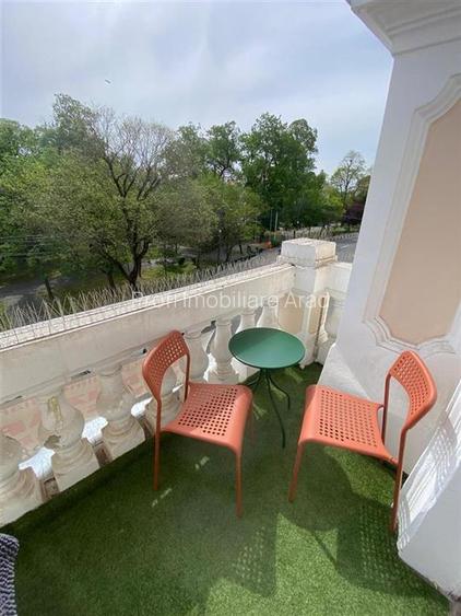 Apartament et.1, luxury class, langa Primarie cu balcon si vedere spre Parc - 3