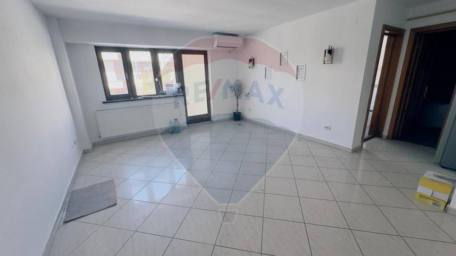 2 camere, central, A.I Cuza ideal pentru firmă, liber