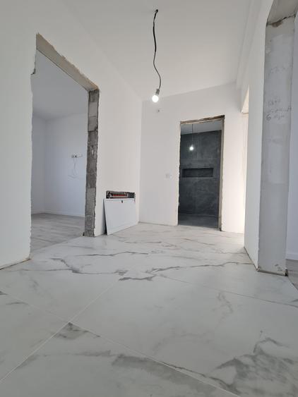 Case Cubiste in Faza de Executie Arhitectura Moderna, Teren Generos, Utilitati