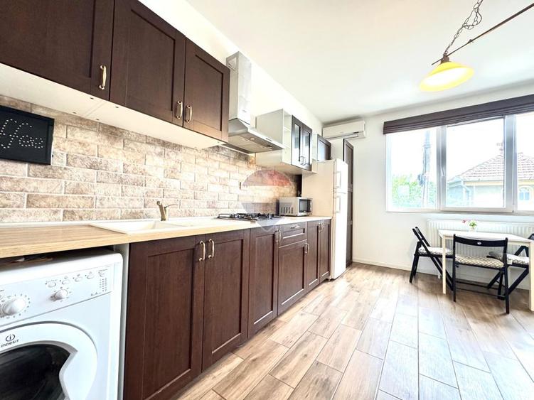 Apartament cu 2 camere de vânzare, Zona Dealuri