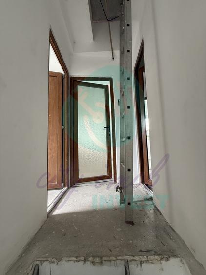Casa receptionata in 2025 singura in curte