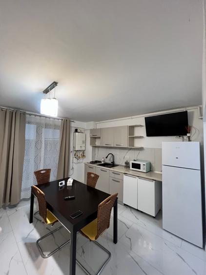 -Garsoniera lux mobilata si utilata complet in primul rand la mare