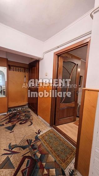 Apartament cu 4 camere, etaj 3, VASLUI zona Ultracentrală;