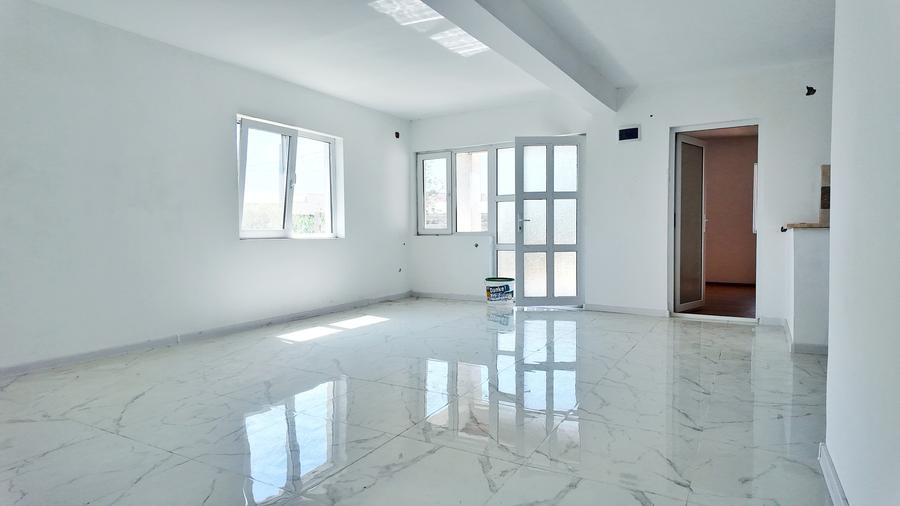 Vindem casa in Navodari