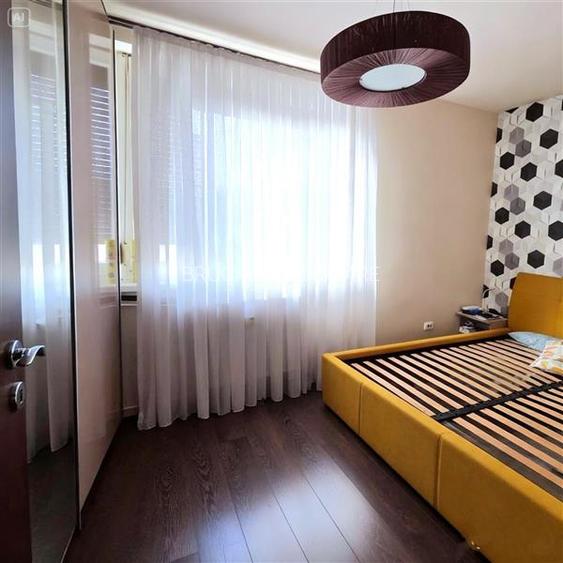 Apartament 4 camere | 76 mp utili | Etaj IV | Vedere spre Cris - 2