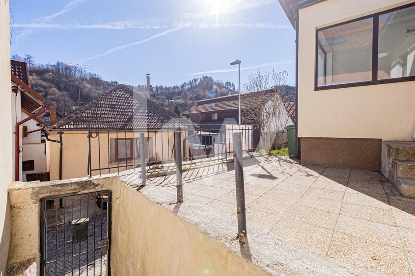 Vânzare casă, teren 1128 mp, singur în curte - Cartier Schei