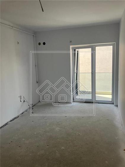 Apartament 2 camere la cheie cu gradina 21mp si parcare - Zona Lacul lui Binder