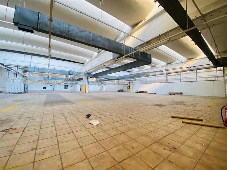 Hala str. Stefan cel Mare Vaslui, langa mall, 9023mp
