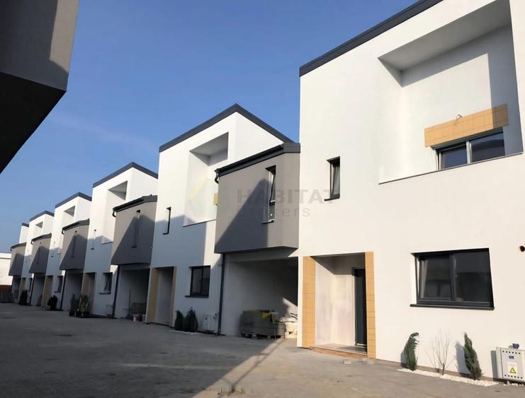 Vilă spațioasă Tunari | Curte mare | Complex închis