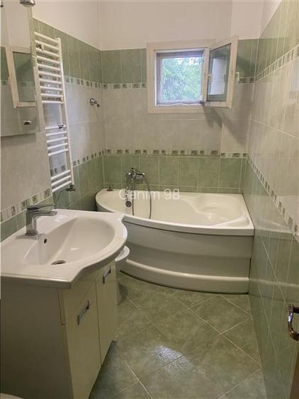 Apartament 3 camere , zona supermarket Lidl (fosta Autogara)et 1 din 3 , 81 mp , - 14