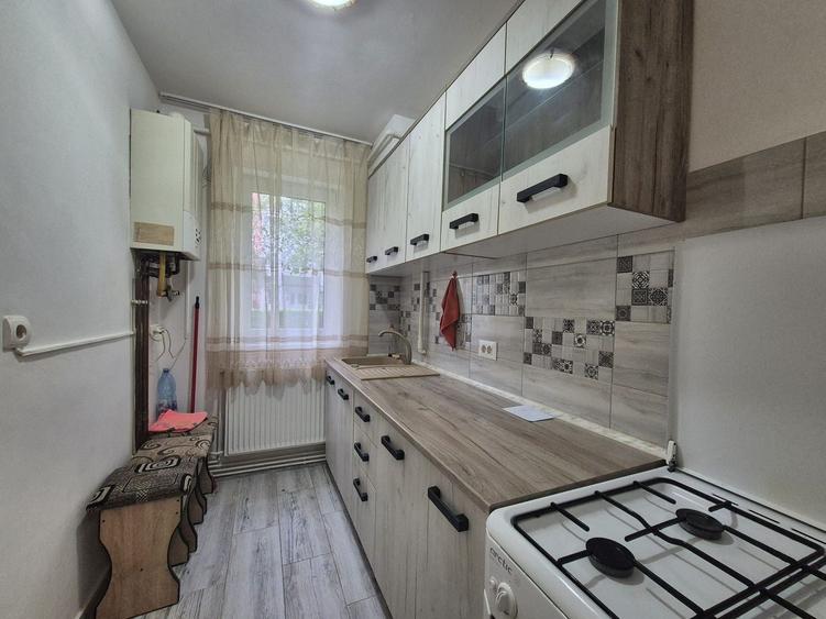 Zona Grivitei, apartament liber la vanzare