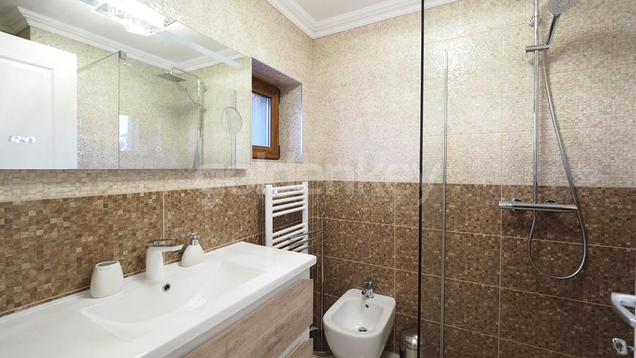 Vila cu 5 camere complet renovata | 1000mp teren