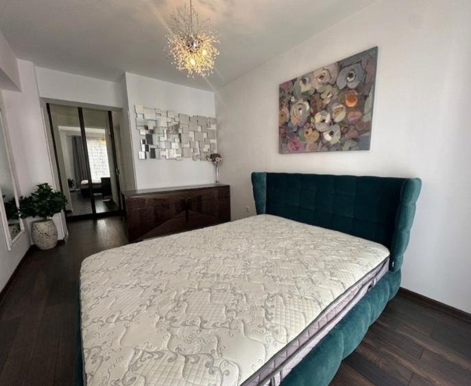 Inchiriez apartament DECOMANDAT 3 camere cu parcare si boxa