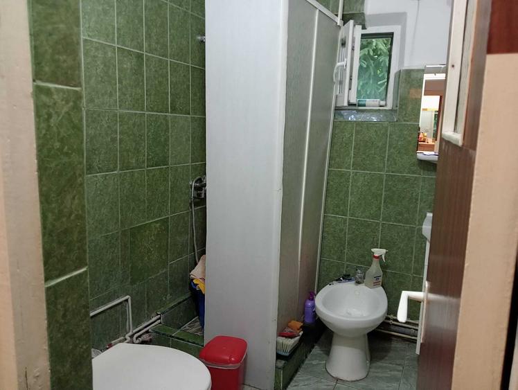 Apartament 4 camere de vanzare Tg Cucu - Podul de Fier