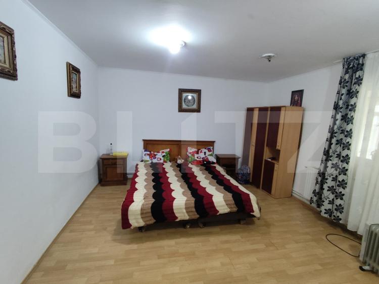 Cladire 460 mp utili, 14500 mp teren INTRAVILAN