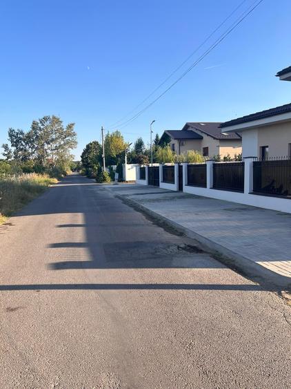 Teren Drumul Muntele Gaina, acces din strada asfaltata