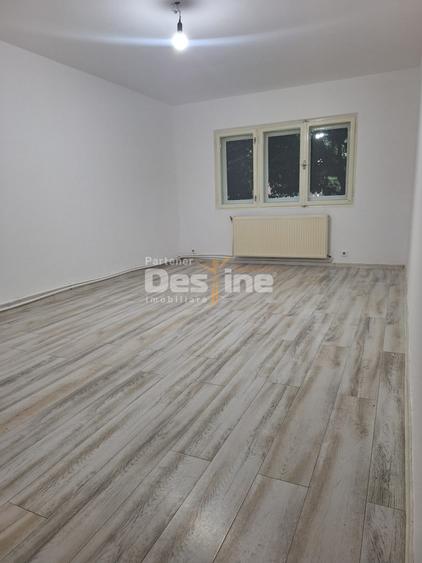 Apartament de vânzare, Comănești, Bc, Ideal pentru locuință sau spatiu comercial