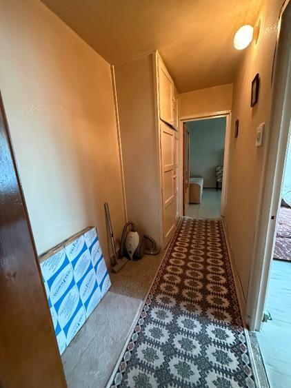 Vând apartament 2 camere decomandat, Piața Râmnicu Sărat