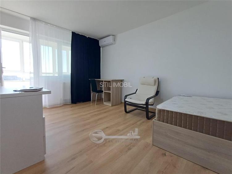 Apartament 3 Camere Decomandat, Ideal pentru 3 Studenți, P-ța Chiril&# - 8