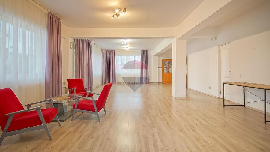 Vila DE INCHIRIAT - Zona BLUMANA