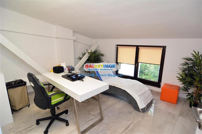 Vanzare casa 8 camere renovata integral+gradina Brasov.