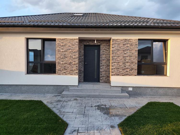 FARA COMISION in Bacu casa 4 camere 2 bai placa beton la pod incalz pardoseala
