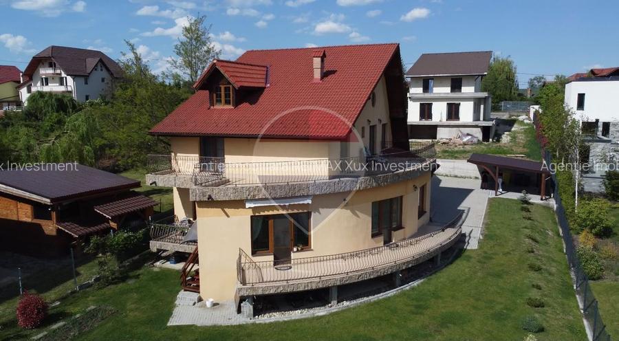 Casă / Vilă de Lux cu 5 camere de vânzare