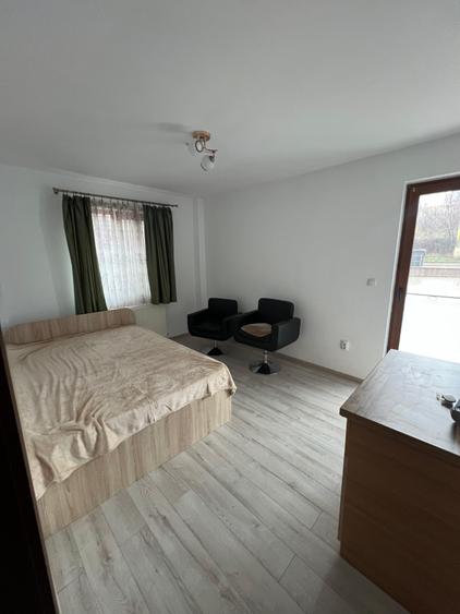 APARTAMENT 2 CAMERE, BLOC NOU, MOBILAT SI UTILAT, loc parcare și boxa