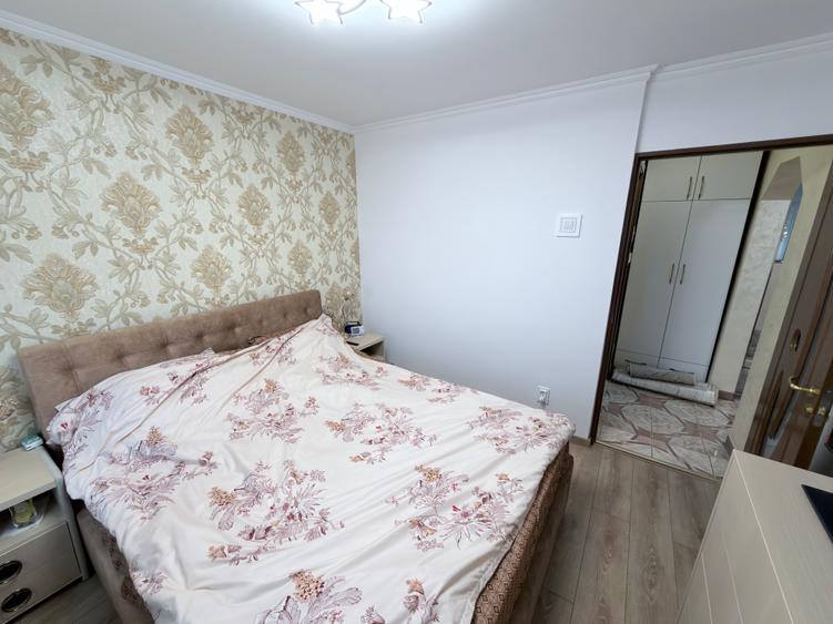 Apartament 3 camere la strada complet renovat