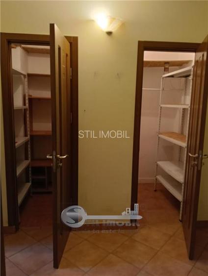 Apartament 2 camere de vânzare, ultracentral, Piața Unirii, etaj 1
