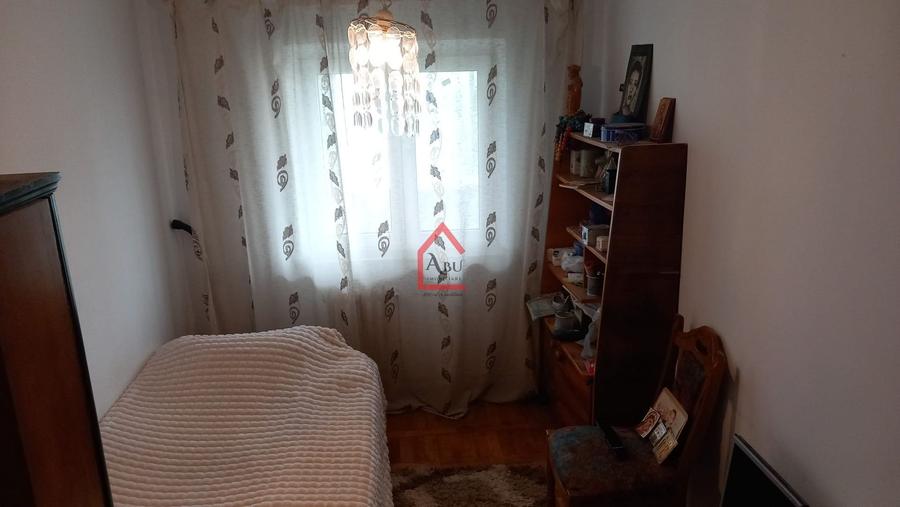 Apartament cu 3 camere, Decomandat, Zona Pacurari