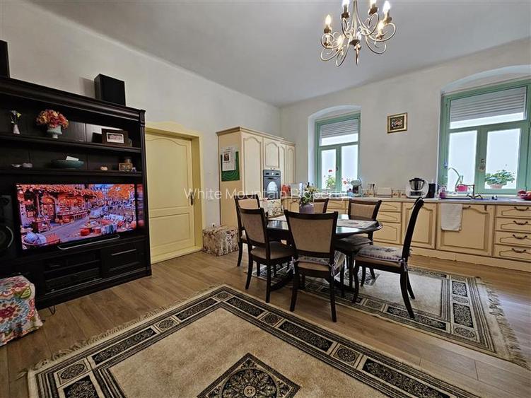 Apartament deosebit cu 3 camere str. Castelului - 26