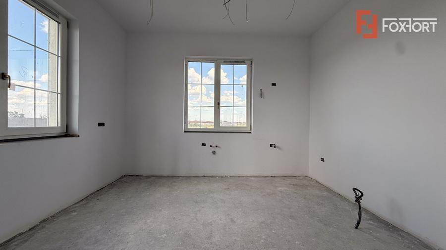 Casa de vanzare 5 camere si teren de 950 mp - Mosnita Noua