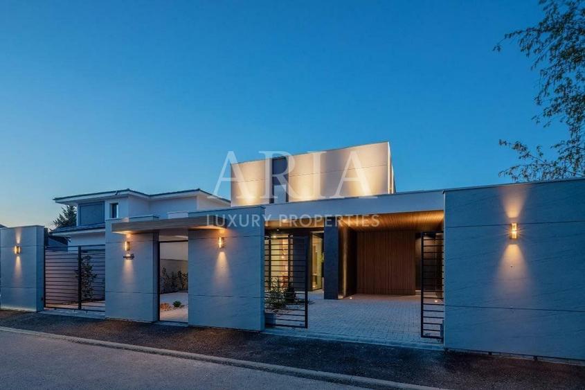 REZIDENȚĂ CONTEMPORANĂ CU DESIGN ICONIC | POZE REALE |