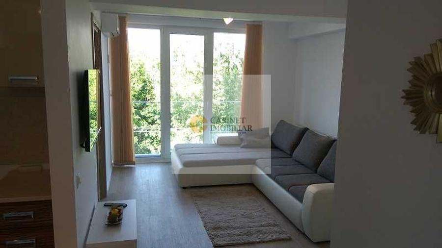 2 Camere-50MP | Decomandat | 2017 | Credit | 2/9 | M Grozavesti-5 min