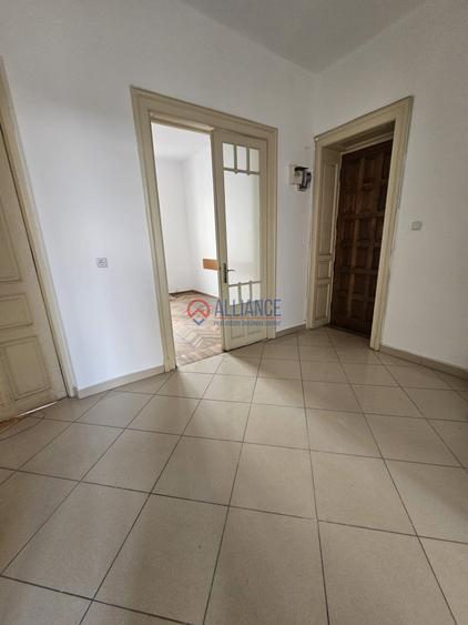 CENTRU - spatiu de birou disponibil imediat!