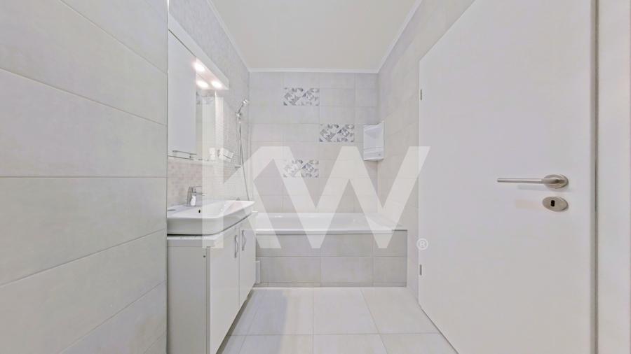 Apartament 2 camere  de inchiriat, Avantgarden, Faza 4, Loc parcare + Boxa