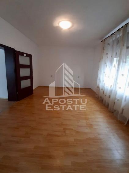 Casa individuala, zona Parneava