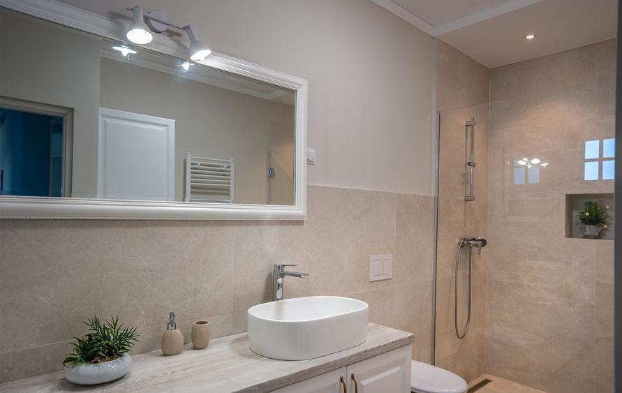 Casă individuală mobilată | 303 mp utili | Teren 870 mp | Sălicea - intrare