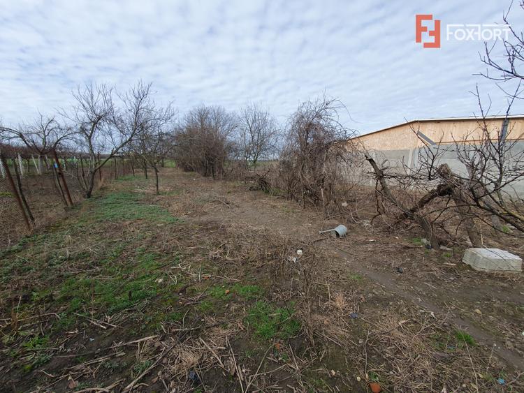 Casa de vanzare cu 3 camere si teren de 1008 mp - Deta