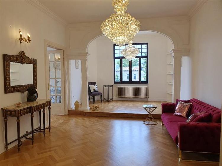Apartament spatios, reprezentativ, office.