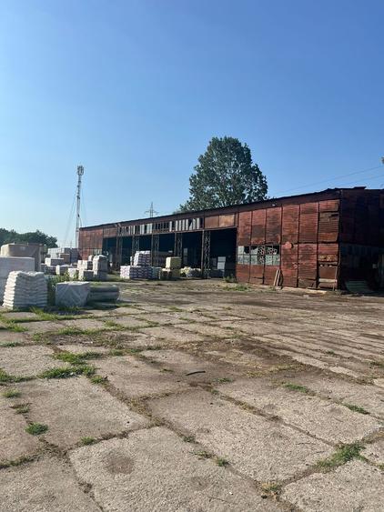 Halǎ industrialǎ + platformǎ betonatǎ, zona Sud