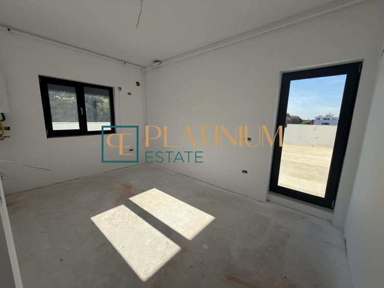 P5027 PENTHOUSE DECOMANDAT cu 3 camere zona LAC DUMBRAVITA