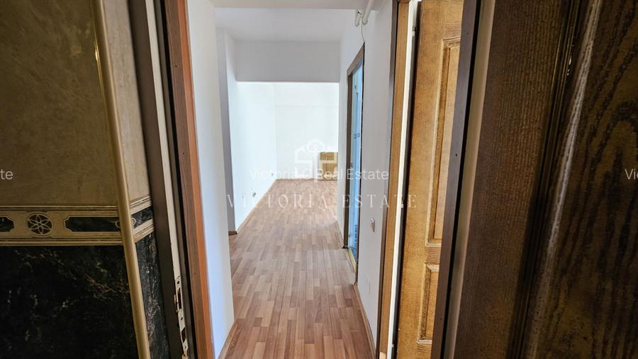 Apartament de vanzare, 3 camere decomandat.Republicii - 10