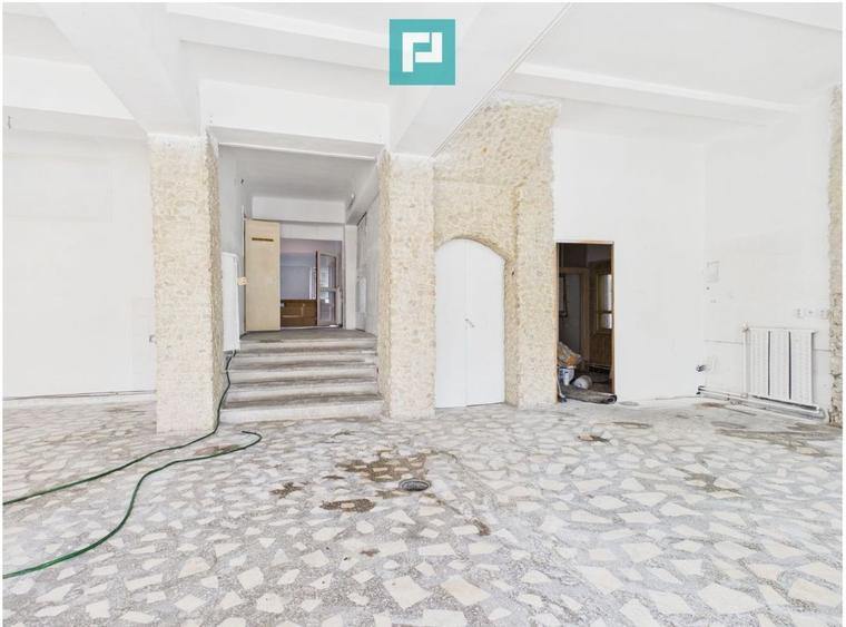 Spațiu comercial vitrat-central ARAD 250 mp utili