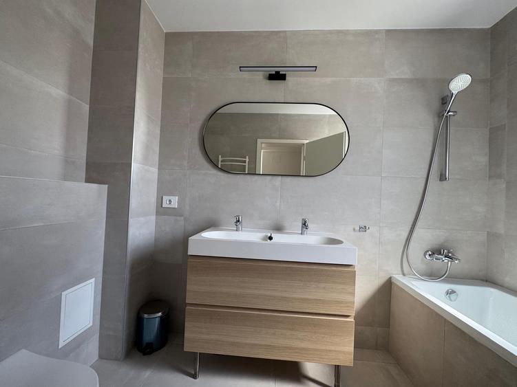Închiriere Casă 5 camere în Pipera, P+ 2 ETAJE, PARCARE, CURTE, CENTRALA