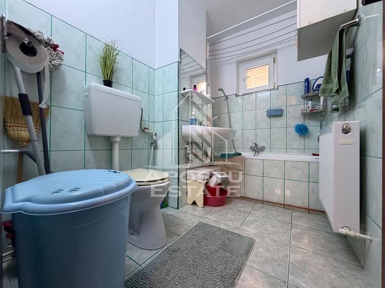 Apartament cu 3 camere, 2 bai, 2 balcoane, etajul 1 , zona Buziasului