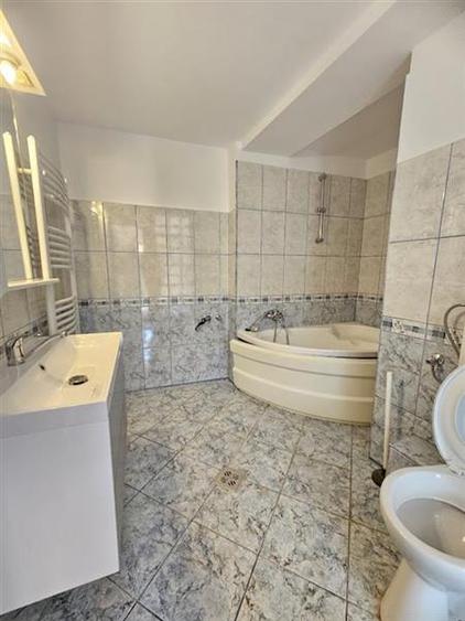 Casa spatiu servicii-birouri Centru suprafata 110 mp cu panouri.