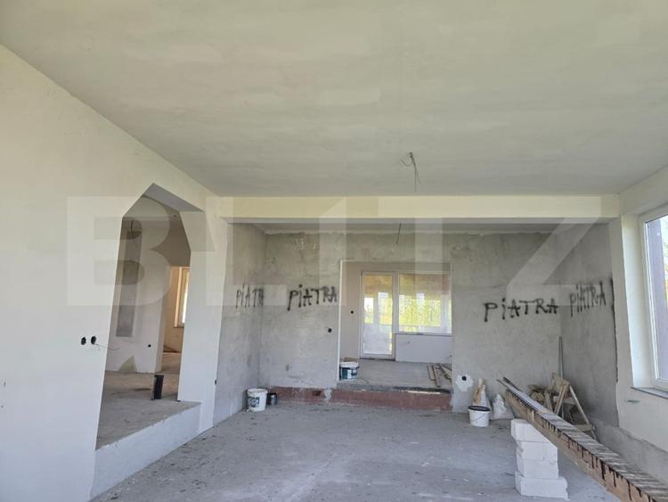 Casa de vanzare cu 8 camere+3 camere beci, 360mp, zona RAR (VETIS)