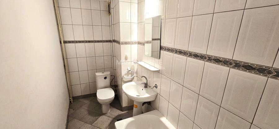 De vanzare - Apartament spatios Piata Alba Iulia 5 - 10